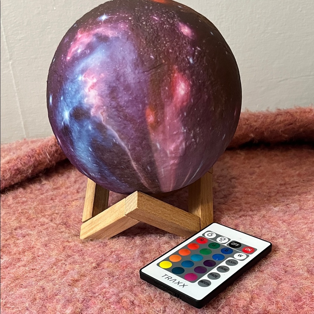 Galaxy Light Projector with Remote - Picture 3 of 3